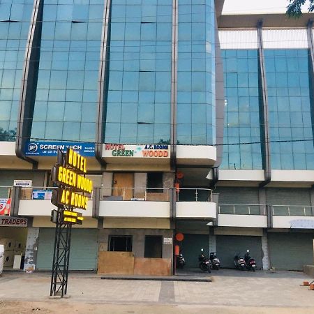 Collection O Hotel Green Park Anand Luaran gambar