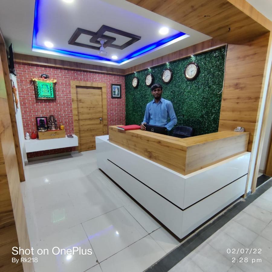 Collection O Hotel Green Park Anand Luaran gambar
