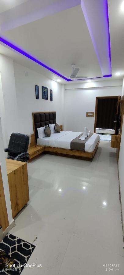 Collection O Hotel Green Park Anand Luaran gambar