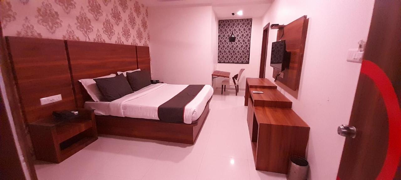 Collection O Hotel Green Park Anand Luaran gambar
