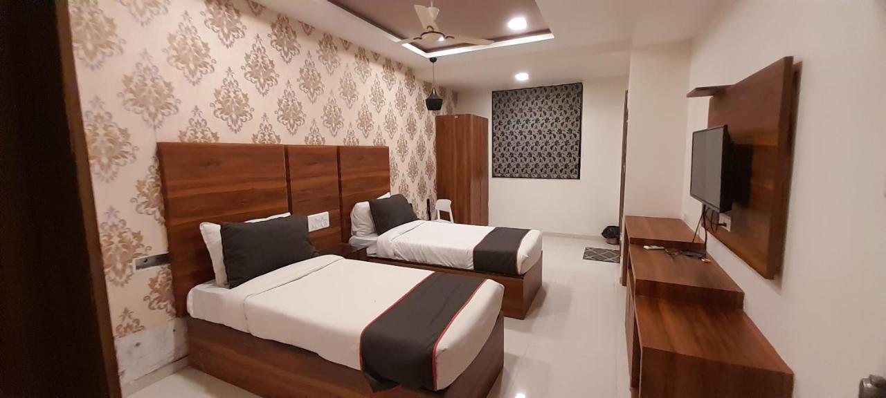 Collection O Hotel Green Park Anand Luaran gambar