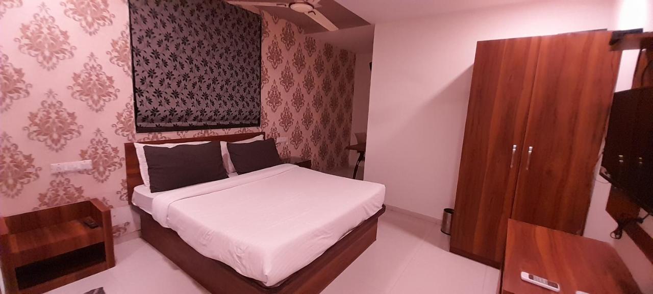 Collection O Hotel Green Park Anand Luaran gambar